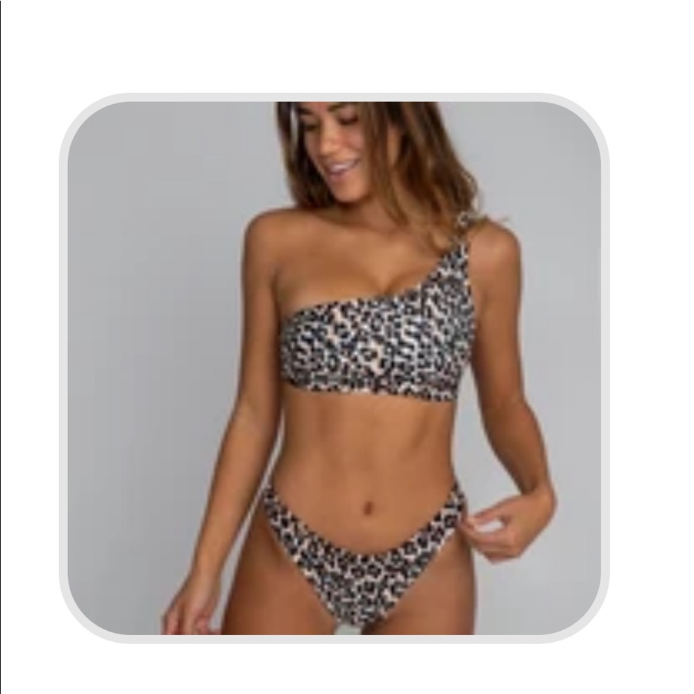 Skatie Leopard Bikini, Top - Ellis, Bottom - Mandi